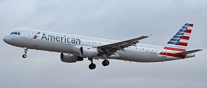 American Airbus A321-211 N197UW, Phoenix Sky Harbor, December 23, 2015